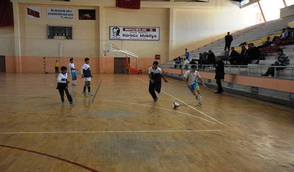 YILDIZLAR FUTSAL TURNUVASI SONA ERDİ
