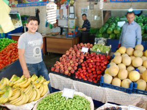 RAMAZAN GELDİ ESNAFIN YÜZÜ GÜLDÜ