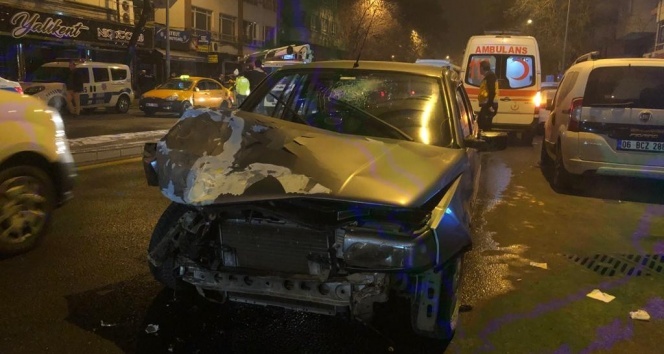 Başkent'te kar yağışı ve gizli buzlanma kazayı getirdi: 4 yaralı