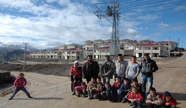 LÜKS EVLERİ VAR, ELEKTRİKLERİ YOK