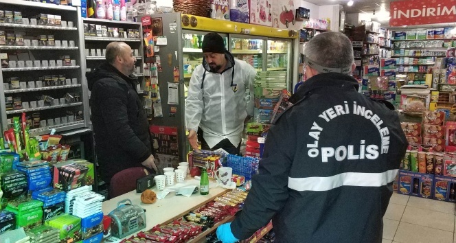 Hırsız, karakolun yakındaki marketi soydu