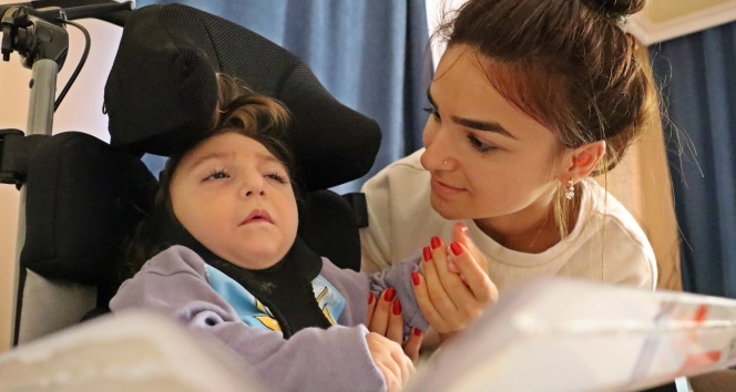 2 yaşa 7 yoğun bakım sığdırdı, direnciyle doktorları bile şaşırttı