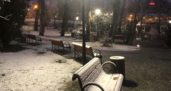 Başkent Ankara beyaza büründü