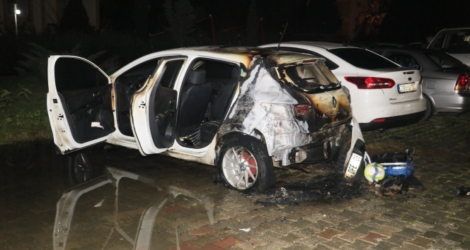 Park halindeki araç kundaklandı!