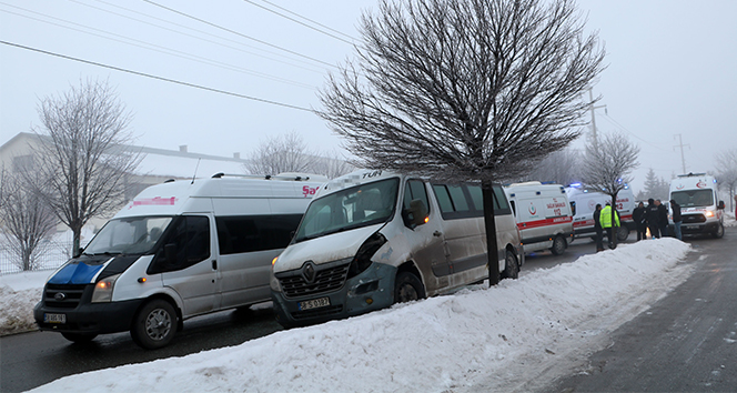 İki işçi servisi çarpıştı: 10 yaralı