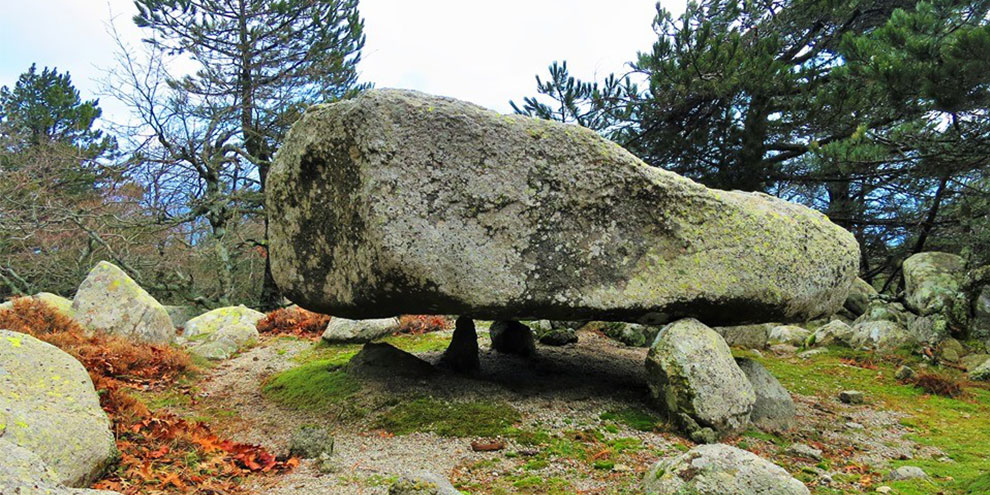 5 tonluk bu kaya görenleri hayrete düşüyor