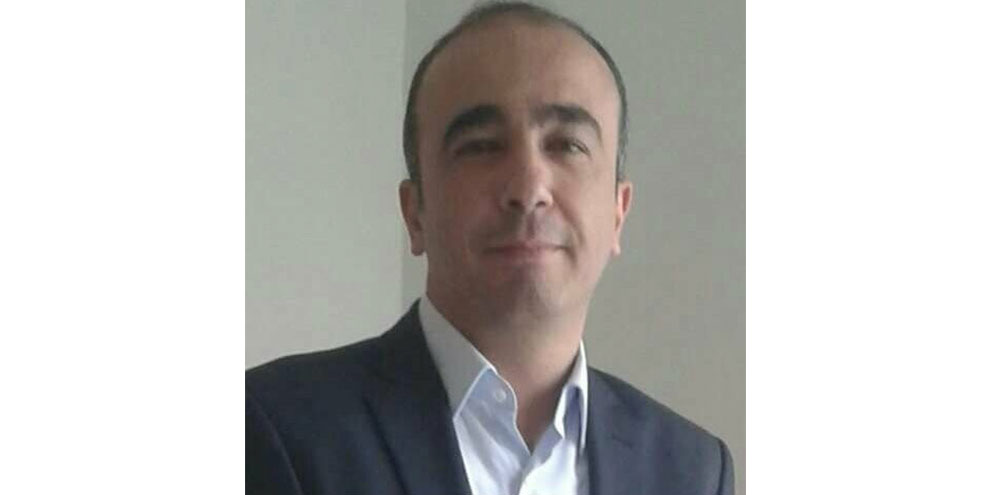 Direksiyon başında kalp krizi geçiren öğretmen hayatını kaybetti