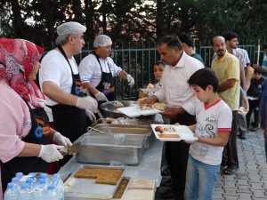 KAHRAMANMARAŞ’TA SURİYELİLERE İYİLİK İFTARI