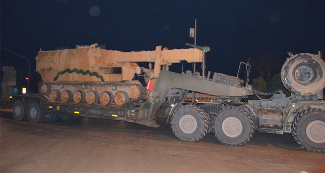 Sınıra tank ve obüs sevkiyatı
