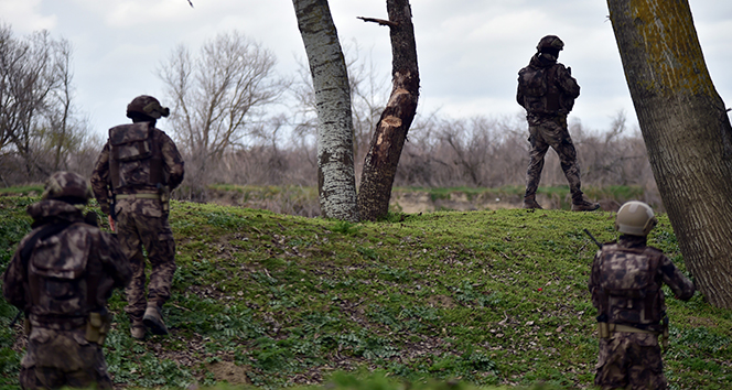 Özel Harekat Polisleri Meriç Nehri'ne indi, Yunan askerleri geri çekildi