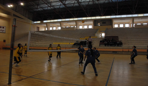 GENÇ KIZLAR VOLEYBOL TURNUVASI BAŞLADI