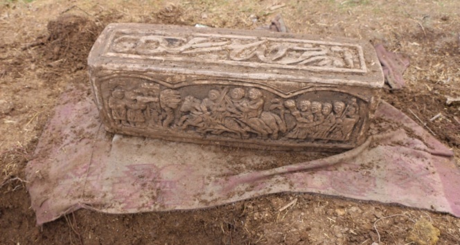 Lahit mezarını satmaya çalışan şahıs yakalandı