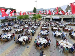 ÇAĞLAYANCERİT’TE İFTAR VAKTİ…