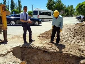 NURHAK'TA KANALİZASYON ÇALIŞMALARI DEVAM EDİYOR