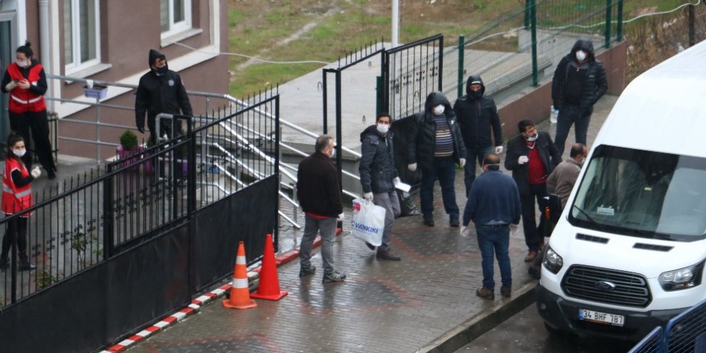 Gözlem süresi sona eren 49 tır şoförü kaldıkları öğrenci yurdundan ayrıldı