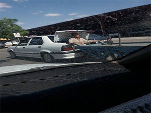 TABLAYLA OTOMOBİL BAGAJINDA YOLCULUK