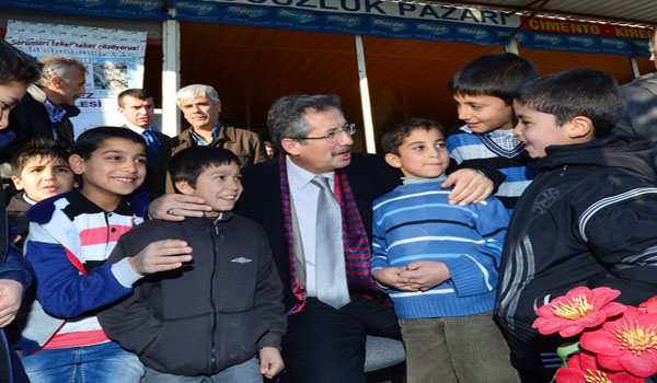 ERKENEZ MAHALLESİNDE TAPU SEVİNCİ