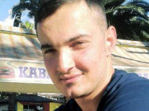 ASANSÖR BOŞLUĞUNA SIKIŞARAK CAN VERDİ