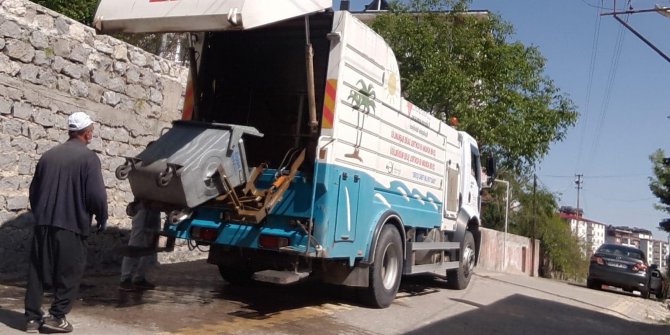 Kahramanmaraş'ta çöp konteynerleri tek tek yıkanıyor