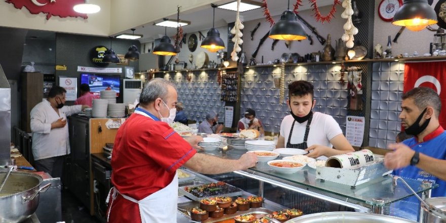 Tarihi lokantada 1 asırlık Maraş lezzetleri