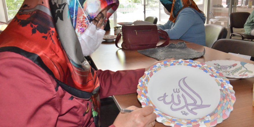 Elbistan HEM'de çini kursu açıldı