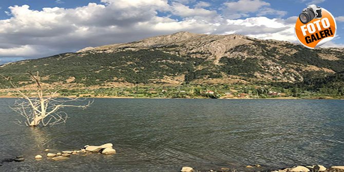 Kahramanmaraş'ta sular altında kalan köy ilgi odağı oldu
