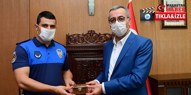 Yanan otomobili söndüren cesur zabıtaya ödül