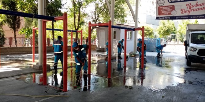 Dulkadiroğlu Belediyesi’nden Bayram Temizliği