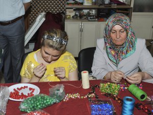 BÜYÜKŞEHİR’DEN ENGELLİLERE TAKI TASARIM KURSU