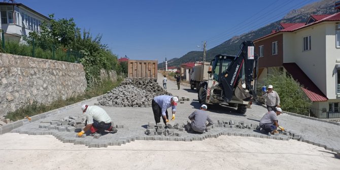 Fındık Mahallesi'nde kilit parke çalışmaları devam ediyor
