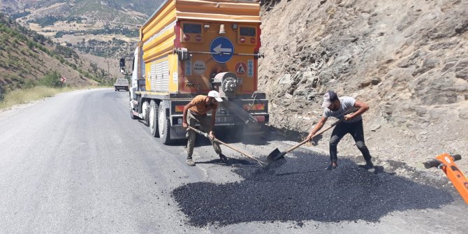 Büyükşehir Belediyesi'nden grup yollarında yama çalışması