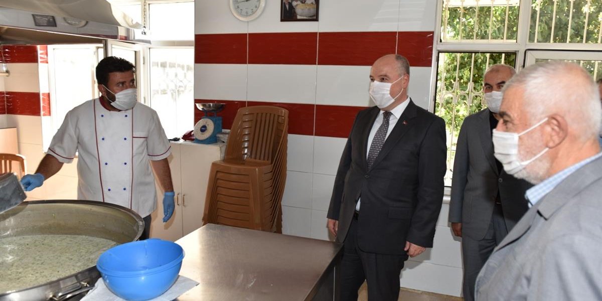 Kahramanmaraş Valisi Coşkun'dan Saçaklızade Vakfı'na ziyaret!