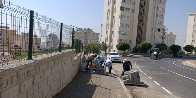 Kaldırım ve bordür çalışmaları devam ediyor