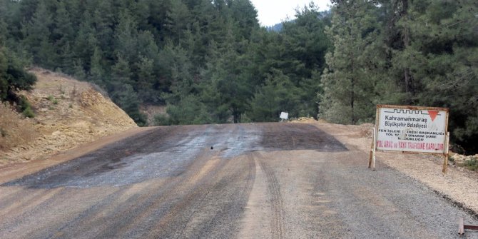 Topçalı-Reyhanlı Grup Yolunda sathi kaplama