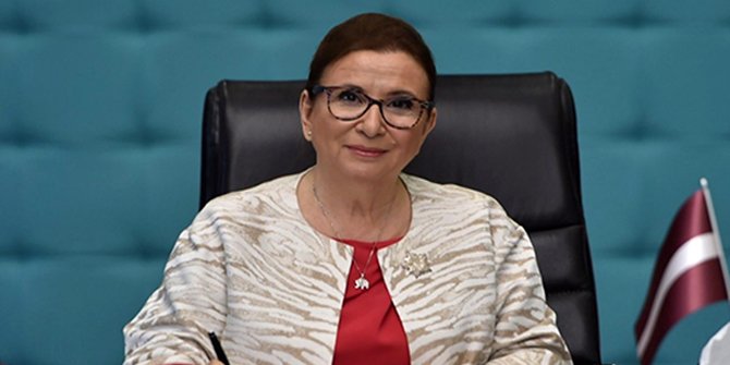 Bakan Pekcan'dan ihracat odaklı teknoloji firmalarına "ihtisas serbest bölgeleri" daveti