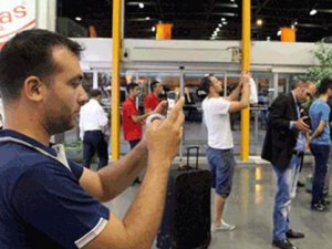 ŞÜPHELİ PAKETLE SELFİE!