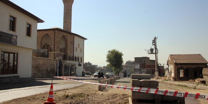 Şekerli Caddesi’nde refüj çalışmaları başladı