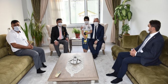 Kahramanmaraş Valisi Coşkun gazileri ziyaret etti