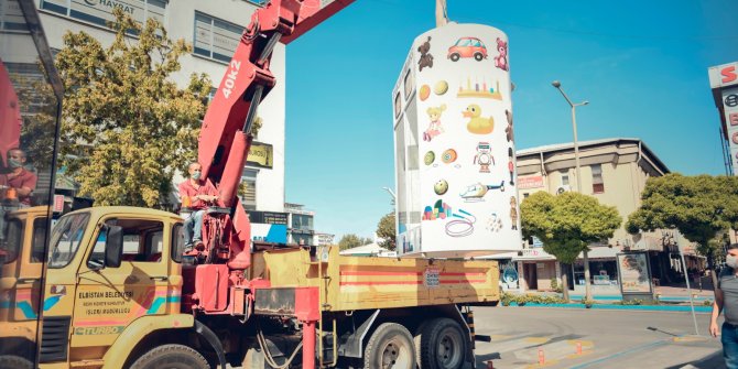 Elbistan’da kitap ve oyuncak kumbarası projesi hayata geçti