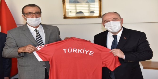 Kahramanmaraş Valisi Coşkun'dan ASKF 'yi ziyaret etti