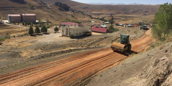 Kahramanmaraş Afşin'deki Alıçlı Yolu yenileniyor