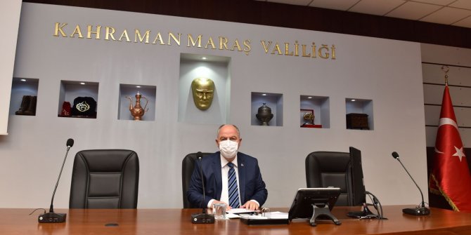 Vali Coşkun, kadına yönelik şiddetle mücadele kapsamında muhtarlarla bir araya geldi