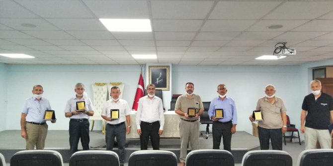 Kahramanmaraş'ta emekli olan din görevlilerine plaket takdim edildi