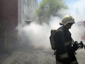 FABRİKA YANGININA 4 DAKİKADA MÜDAHALE