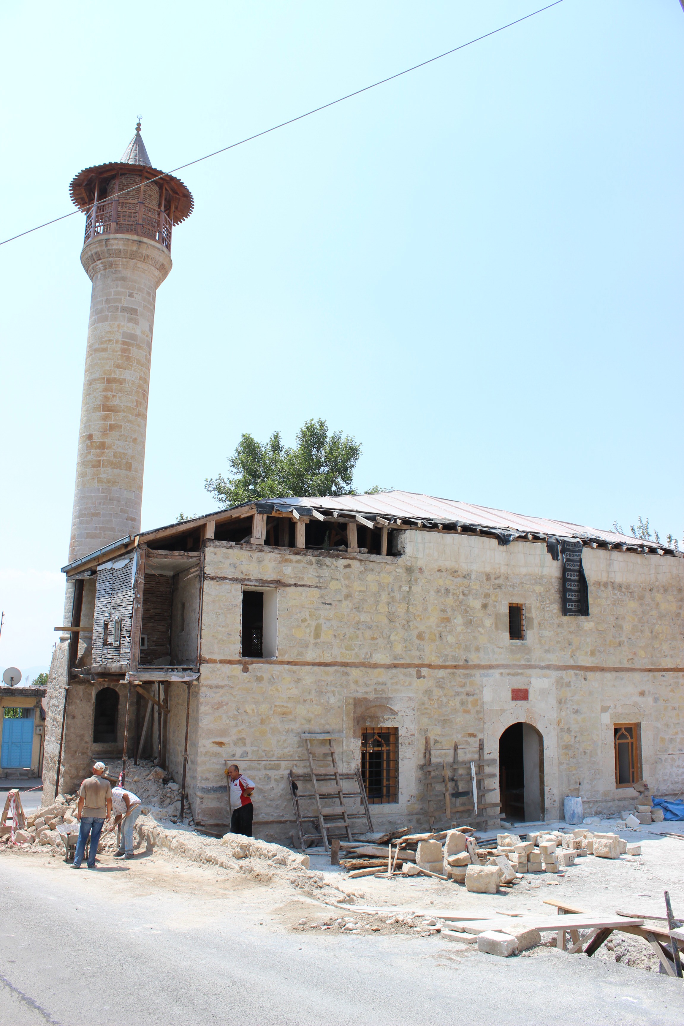 O CAMİ ASLINA UYGUN RESTORE EDİLMEDİ Mİ?