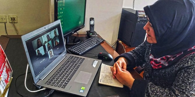 Kahramanmaraş’ta online okumalar yetişkinlerle devam ediyor