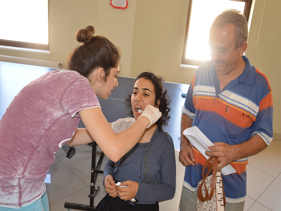 FLOR-JEL VE FLOR-VERNİK UYGULAMASI