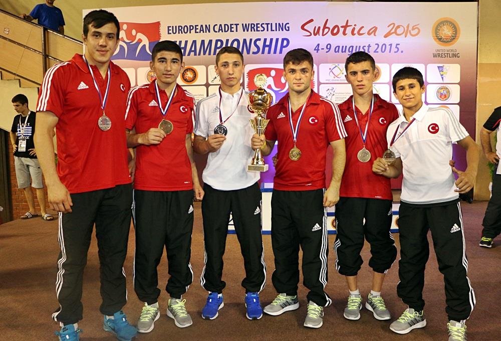 GÜREŞCİLERİMİZ YİNE GURURLANDIRDI