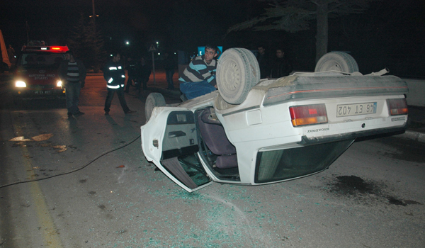 KONTROLDEN ÇIKAN OTOMOBİL TAKLA ATTI: 1 YARALI