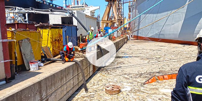 Kahramanmaraş Büyükşehir ekiplerinden Marmara’da müsilaj seferberliği